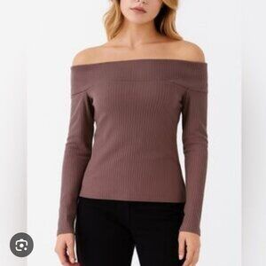 Aritzia Wilfred ribbed balletcore minimalist off shoulder top